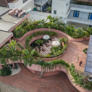 تصویر - مجموعه تجاری The LUC Lifestyle | طراحی Atelier Generations Vasudeva Design | اندونزی - معماری