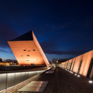 تصویر - معماری ٬ روایت گر تحولات اجتماعی و تجربه‌های جمعی - معماری