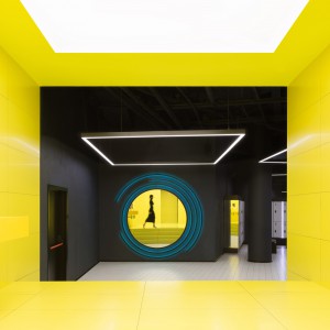 تصویر - باشگاه تناسب اندام Kometa Black Fitness Club ٬ اثر تیم YoYo Bureau ٬ روسیه - معماری