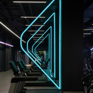 تصویر - باشگاه تناسب اندام Kometa Black Fitness Club ٬ اثر تیم YoYo Bureau ٬ روسیه - معماری