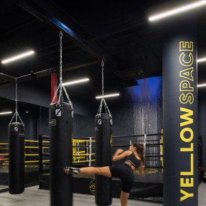 تصویر - باشگاه تناسب اندام Kometa Black Fitness Club ٬ اثر تیم YoYo Bureau ٬ روسیه - معماری