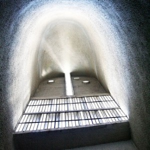 تصویر - کلیسای رونشان (نوتردام دو او) | طراحی لوکوربوزیه | فرانسه - معماری