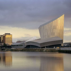 تصویر - موزه جنگ Imperial War Museum | طراحی دنیل لیبسکیند | منچستر، بریتانیا - معماری