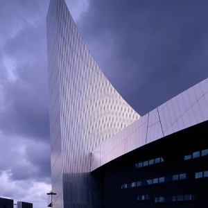 تصویر - موزه جنگ Imperial War Museum | طراحی دنیل لیبسکیند | منچستر، بریتانیا - معماری