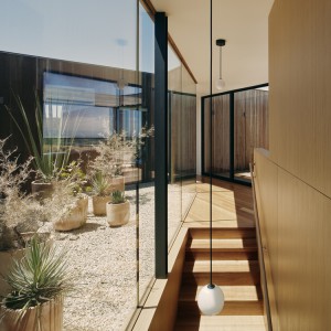 تصویر - خانه Moksha House | طراحی SAW و Spiegel Aihara Workshop | پورتولا ولی، ایالات متحده - معماری