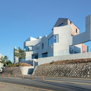 تصویر - سکونتگاه Wind Fence 2 | طراحی Hyunjoon Yoo و Partners | بوسان، کره‌جنوبی - معماری