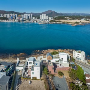 تصویر - سکونتگاه Wind Fence 2 | طراحی Hyunjoon Yoo و Partners | بوسان، کره‌جنوبی - معماری