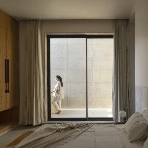 تصویر - خانه میان دیوارها | طراحی Studio UF+O | رواترا، هند - معماری