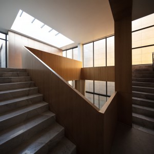 تصویر - خانه میان دیوارها | طراحی Studio UF+O | رواترا، هند - معماری