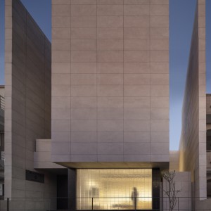 تصویر - خانه میان دیوارها | طراحی Studio UF+O | رواترا، هند - معماری