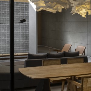 تصویر - خانه میان دیوارها | طراحی Studio UF+O | رواترا، هند - معماری