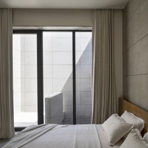 تصویر - خانه میان دیوارها | طراحی Studio UF+O | رواترا، هند - معماری
