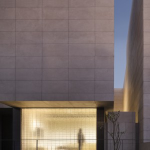 تصویر - خانه میان دیوارها | طراحی Studio UF+O | رواترا، هند - معماری