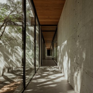 تصویر - خانه Adentro House | طراحی دفتر معماری TETRO | لاگوآ سانتا، برزیل - معماری