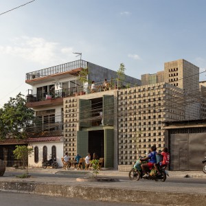 تصویر - خانه چندخانواری La Colmena | طراحی Ancestra + Natura Futura | اکوادور - معماری
