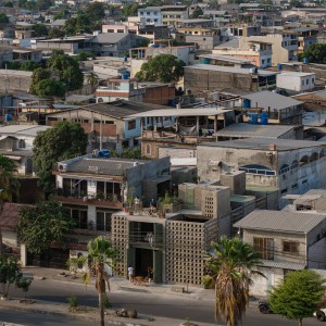 تصویر - خانه چندخانواری La Colmena | طراحی Ancestra + Natura Futura | اکوادور - معماری