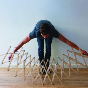 تصویر - رخت آویز (CLOTHES HORSE) خلاقانه Jigsaw ، اثر آرون دونكرتون (Aaron Dunkerton) - معماری