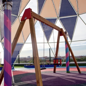 تصویر - پروژه زمین بازی کودکان بر بام سبز یک بیمارستان ،اثر Moneo Brock ، اسپانیا - معماری