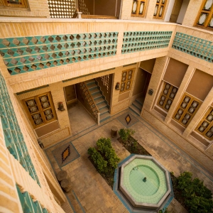 تصویر - هتل باغ مشیر الممالک، اولین هتل باغ ایرانی با معماری و تجهیزات کاملا سنتی - معماری