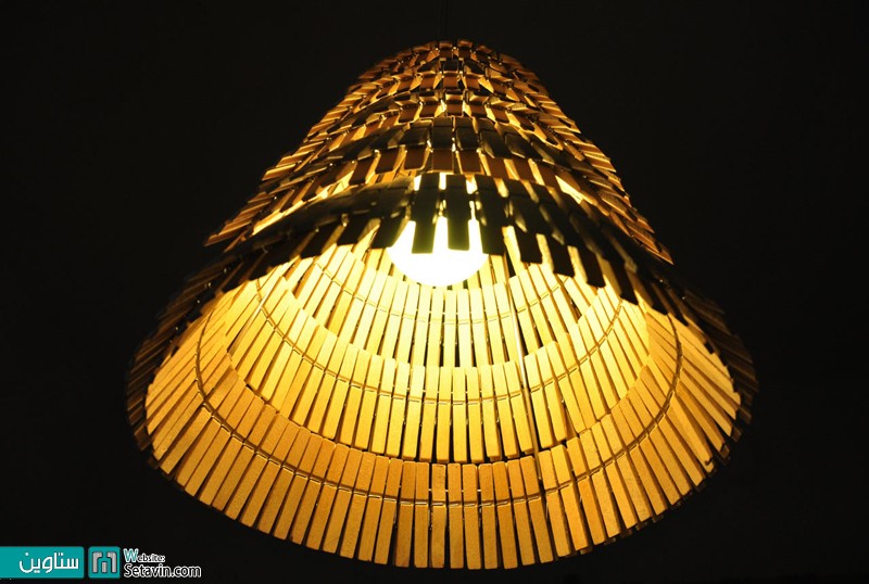 لامپهای تزیینی با گیره های چوبی لباس